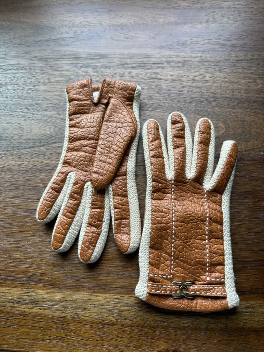 vintage Aris Novakid leather gloves featuring a gold buckle accent